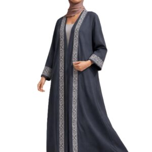 عباية نسائية طويلة مفتوحة بتطريز أنيق على الحواف والأكمام، تصميم عصري محتشم، خامة ناعمة وخفيفة، مناسبة للمناسبات والإطلالات اليومية
