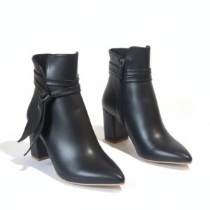 بوت للكاحل انيق بكعب عريض ومقدمة مدببة R-502