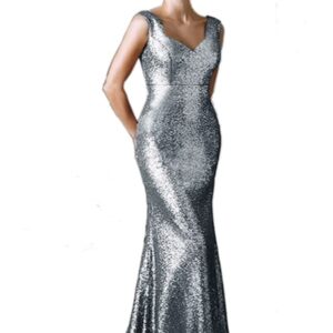 فستان سهرة نسائي فضي لامع مزين بالترتر مع بطانة بدون اكمام.