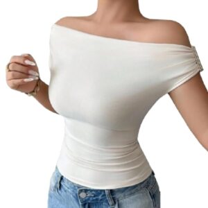 بلوزة نسائية صيفية محبوكة مرنة مكشوفة الكتفين مكشكشة ازرار معدنية كاجوال انيقة