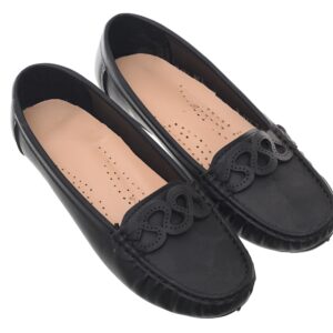 حذاء مسطح من الجلد للنساء 99.99 مع سلسلة جلدية على الامام