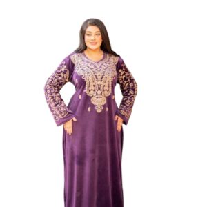 عباية استقبال قطيفة شتوي بالون الموف بتطريز عصري : فخامة واناقة شتوية لا تقاوم مناسبة لجميع الاذواق