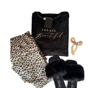 بجامة حريمي لون اسود وان سايز شتوي قطن ناعم – بيجامة بيت مريحة– ملابس نوم للسيدات تلبيس من 60 حتى 75 كيلو