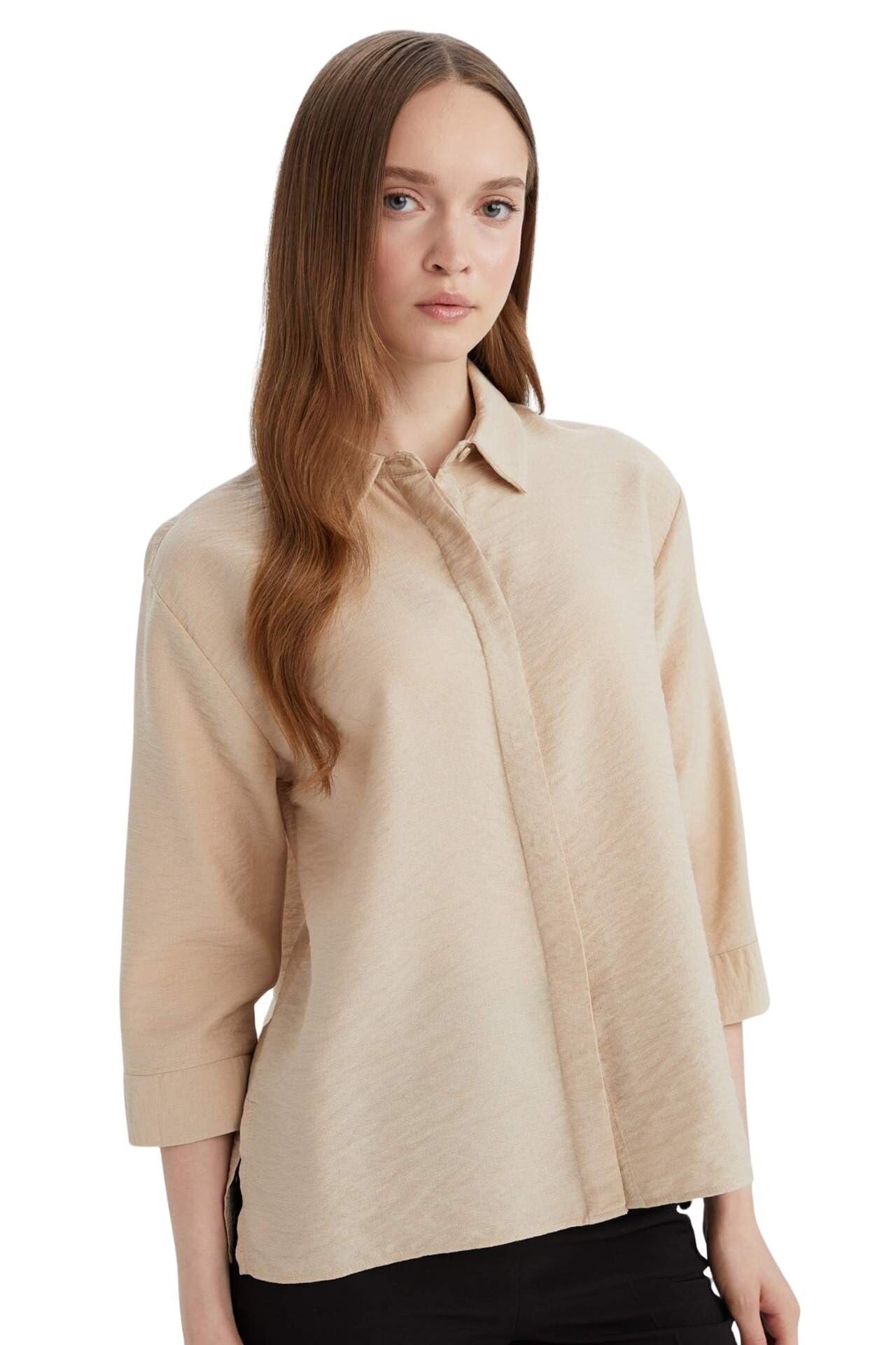 61h1bMWPIvL قميص E4987AX بقصة عادية وياقة قميص وأكمام ثلاثة أرباع بنسيج محبوك بتصميم تقليدي طويل للنساء من ديفاكتو