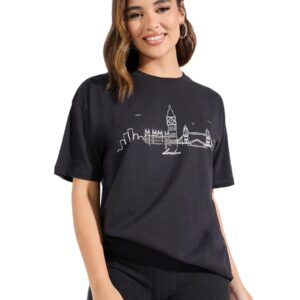 تيشيرت طراز 7008400801 بقبة دائرية بقصة فضفاضة مطبوع عليه رقائق معدنية للنساء من ستايلي