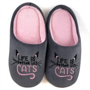 شبشب منزلي بطبعة Life Is Better With Cats للنساء من شيب سكوير