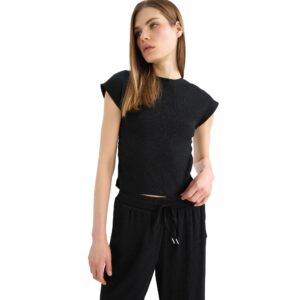 ديفاكتو تيشرت كاجوال منسوج باكمام قصيرة ورقبة دائرية ضيقة للنساء E3409AX، اسود، مقاس XL