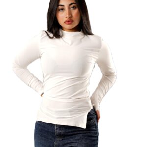 توب حريمي سادة تيشرت اكمام طويله تصميم رقبة دائرية خامة ليكرا ناعمة ومطاطية قصة ضيقة Slim Fit مثالية للتنسيق اليومي قماشه غير شفافه