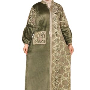 عباية شتوي قطيفة للمحجبات – تطريز أنيق بطول العباية مع جيب مطرز – تصميم محتشم واسع – مقاسات كبيرة من 65 حتى 120 كيلو