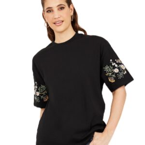 تي شيرت طويل مطرز بمقاس كبير للنساء من ستايلي