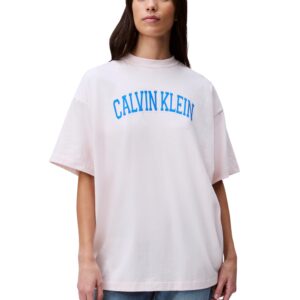 تيشيرت بوكسي فارسيتي للنساء من كالفن كلاين