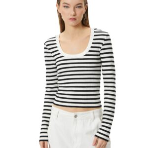 تيشرت مضلع بقصة ضيقة سليم فيت ورقبة دائرية وأكمام طويلة للنساء من كوتون