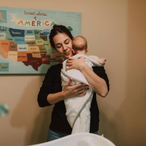 العناية بالاطفال