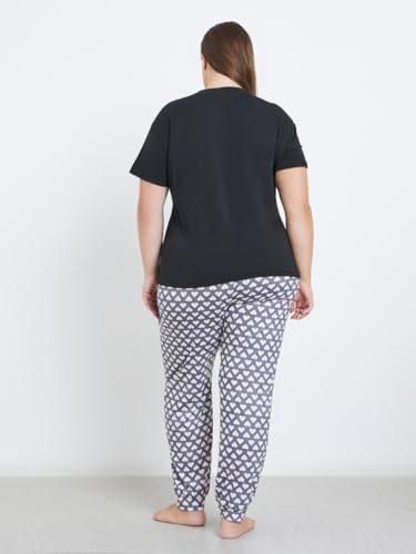 31CGKjk7N9L._AC_SR38 Styli Women Plus Drop Shoulder Slogan T-Shirt And Heart Cuffed Pyjama Set - الصورة 6