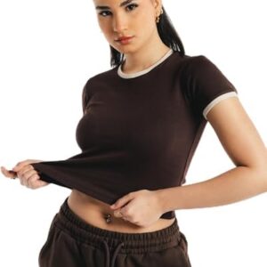 تي شيرت رترو للنساء من فيذرز - تي شيرت جميل بقصة ضيقة وقبة دائرية بدون طوق واكمام قصيرة، ابيض مع اخضر داكن