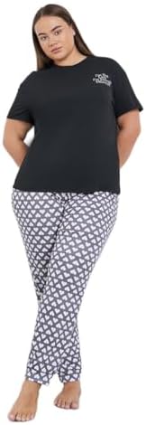 31bkT3VoR7L._AC_SR38 Styli Women Plus Drop Shoulder Slogan T-Shirt And Heart Cuffed Pyjama Set
