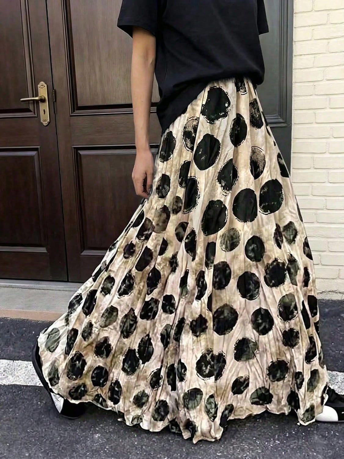 81GdHa-TamL._AC_SL1500_ تنورة ماكسي بتصميم منقط للنساء، تنورة كاجوال طويلة ومجعدة عالية الخصر - الصورة 3