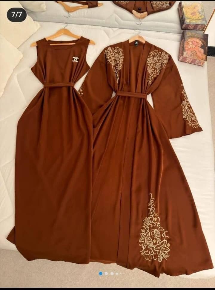 51SP-mXx0IL._AC_SL1500_ توينز نسائي 2 قطعة مطرز فستان داخلي + كاردي مطرز خامة سي واي فخمة للمناسبات والخروجات وان سايز مناسب من 65 ك حتي70 ك كود 109 - الصورة 2