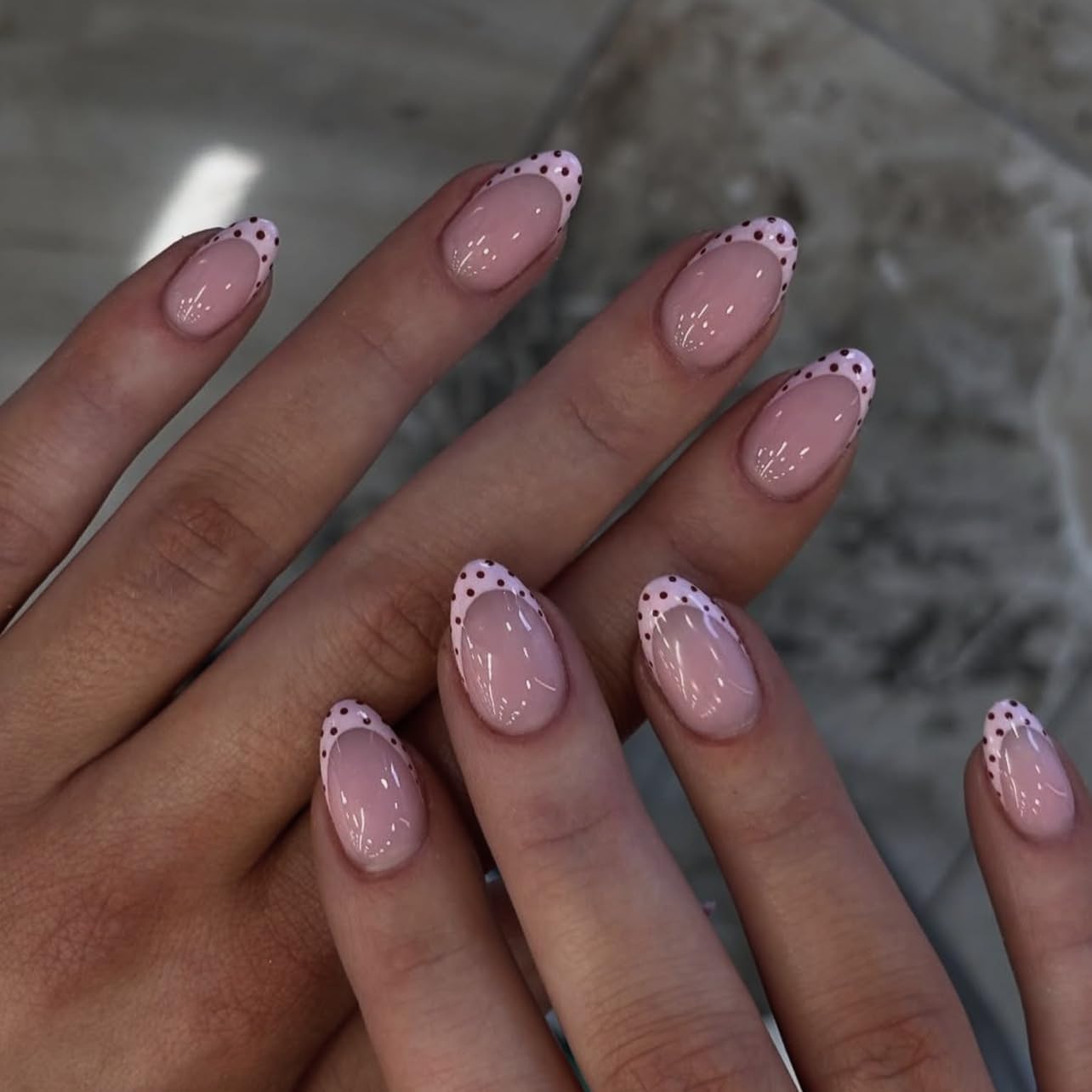 Pink Edge Polka Dot French Tip Sweet Retro Short Almond - Pink Edge and Black Dot Acrylic Nail Kit, 24Pcs Press on Nails