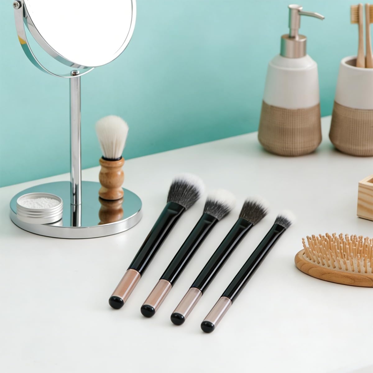 61Pc-sBq3aL._AC_SL1500_ مجموعة فرش مكياج صغيرة للسفر من 10 قطع مع حافظة، ادوات تجميل محمولة لكريم الاساس والبلش وظلال العيون والحواجب مثالية للنساء اثناء التنقل - الصورة 3
