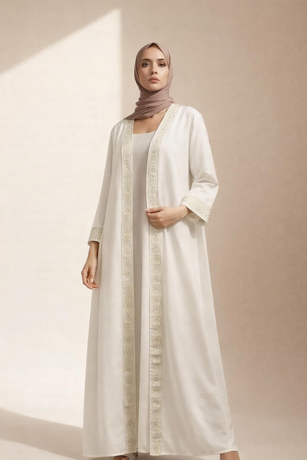 61W1t-lNCQL._AC_SL1500_ عباية نسائية طويلة مفتوحة بتطريز أنيق على الحواف والأكمام، تصميم عصري محتشم، خامة ناعمة وخفيفة، مناسبة للمناسبات والإطلالات اليومية - الصورة 2
