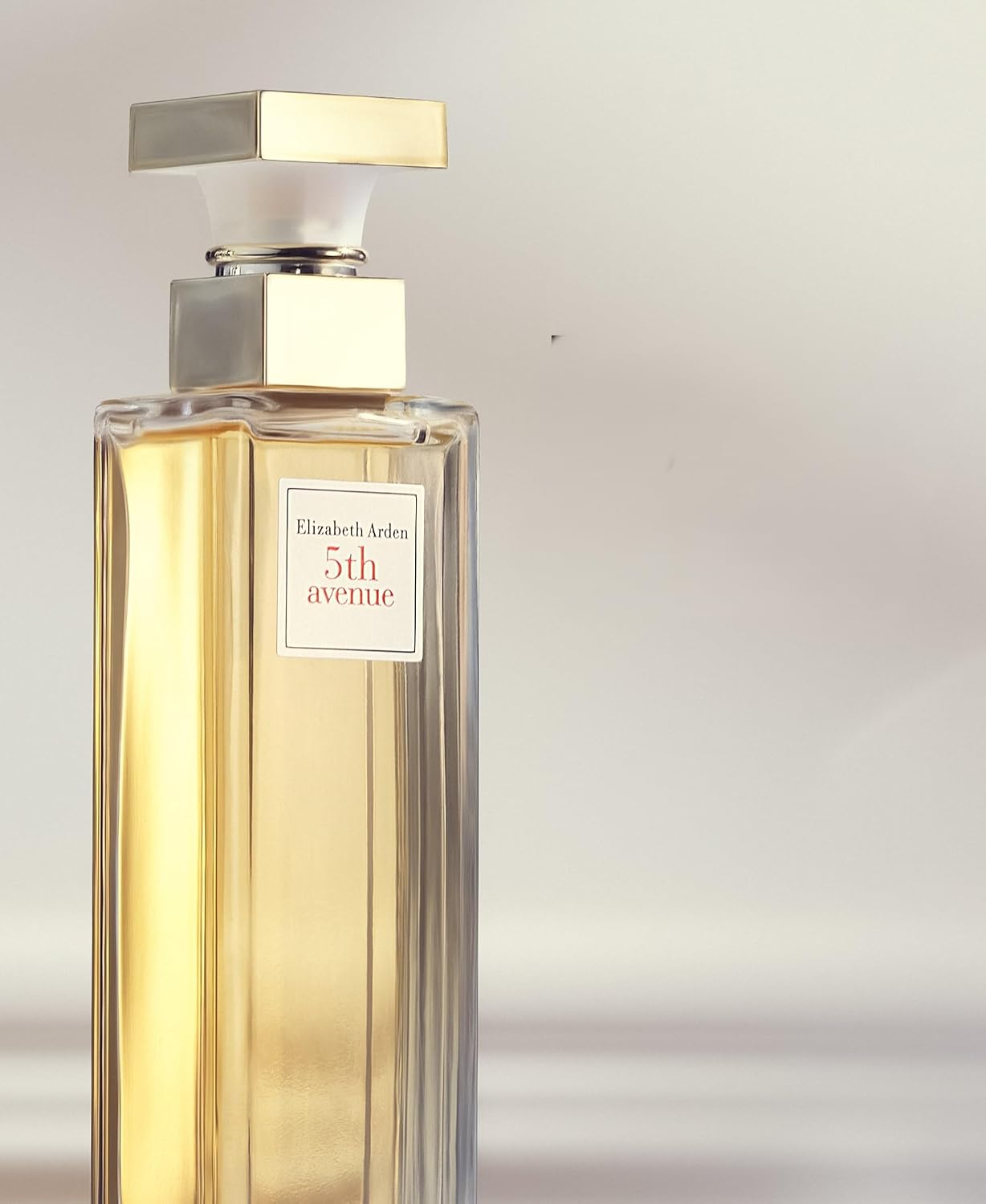 71euEBu8bTL._AC_SL1500_ عطر فيفث افينيو او دي بارفان من اليزابيث اردن - الصورة 3