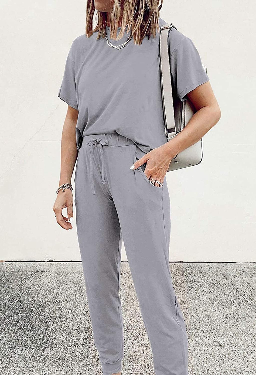 81RAgFwc27L._AC_SL1500_ طقم ملابس رياضية للنساء من قطعتين بلوزة باكمام طويلة وسروال من مينيو، طقم بدلة رياضية, كم قصير - رمادي, S - الصورة 4